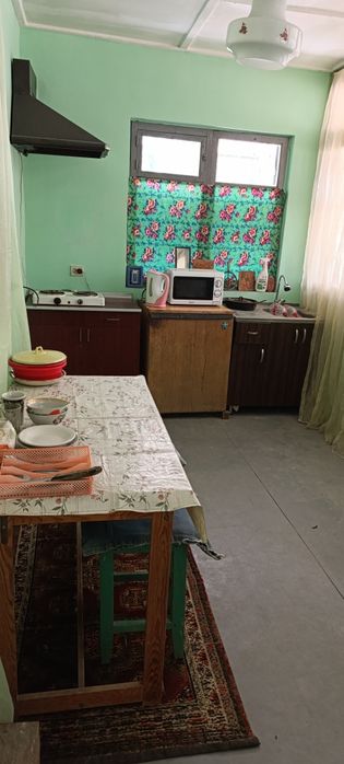 Свою Дачу на квартиру 2-х эт.в новбахоре душ+туалет внутри