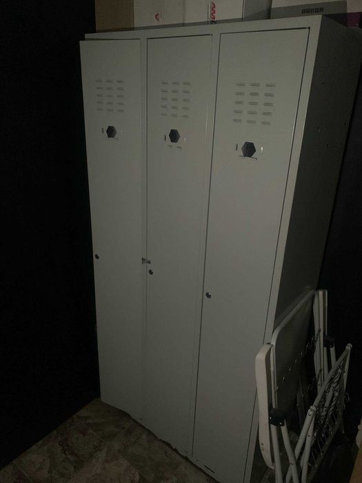 Метални шкафчета за съблекални