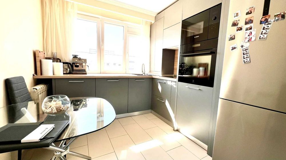 Direct proprietar,renovat complet,parc IOR,metrou Titan,Scoala Hamburg,ParkLake mall,Apartament 3 camere,2 balcoane închise,unul amenajat ca birou