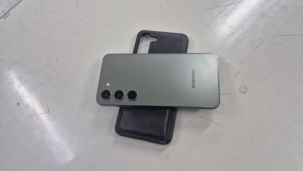 Samsung s23 продаётся