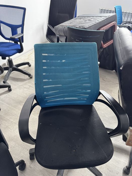 Продается офисные кресло