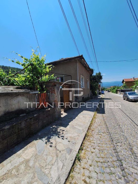 Двуетажна къща в Брацигово