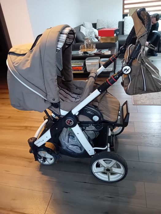 Vând carucior Hartan Racer GTS