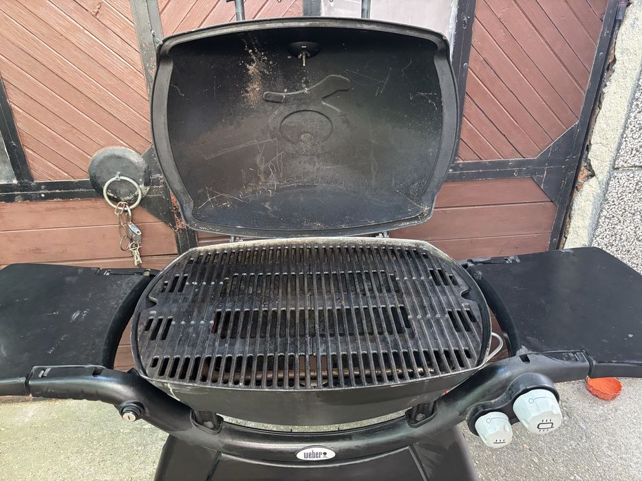 Weber 3200 black барбекю с количка