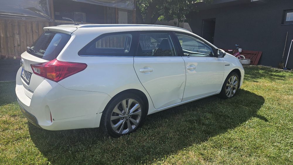 Toyota Auris Hybrid