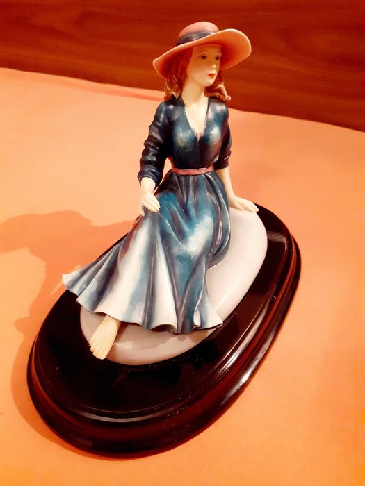 Фигура "Седналата дама"