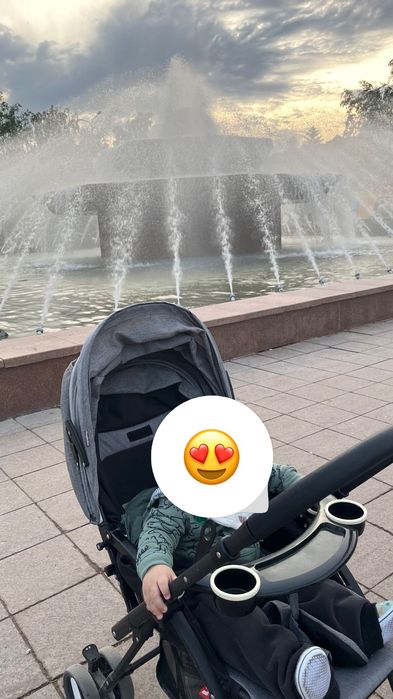 Детская прогулочная коляска