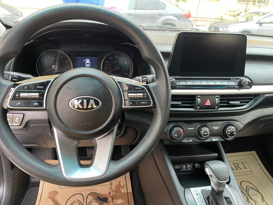 Продам автомобиль Kia Cerato
