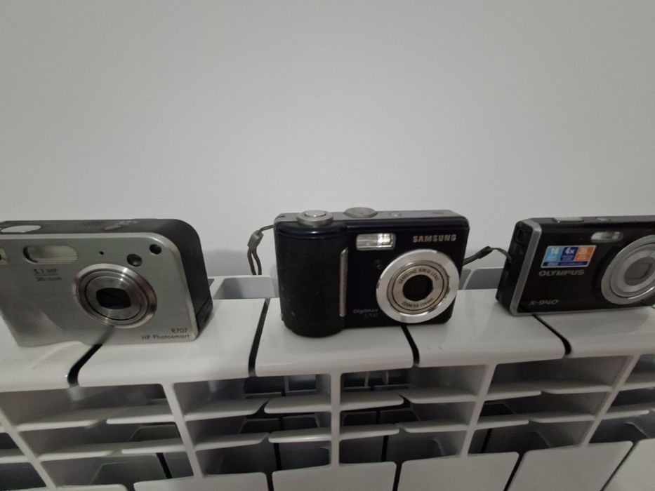 De vânzare aparate foto