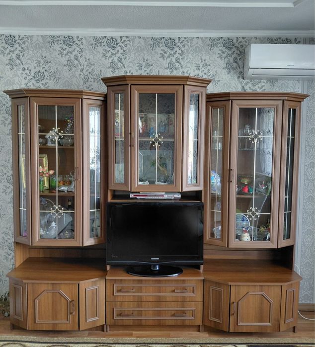 Продам стенку в хорошем состоянии.