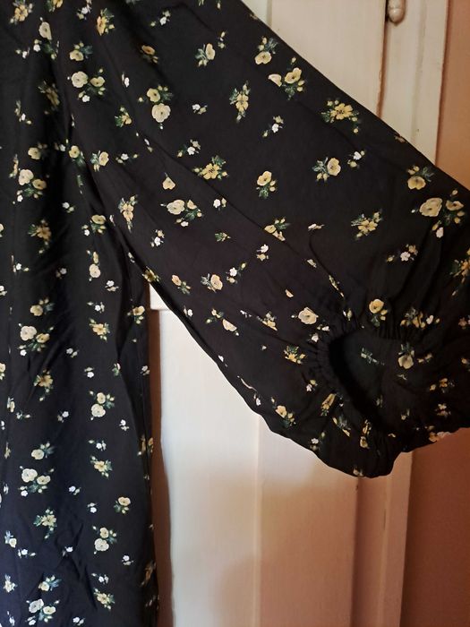 Продавам дълга рокля, HM, нова