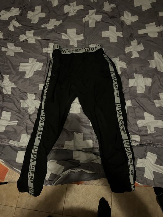 Продавам панталон Luda