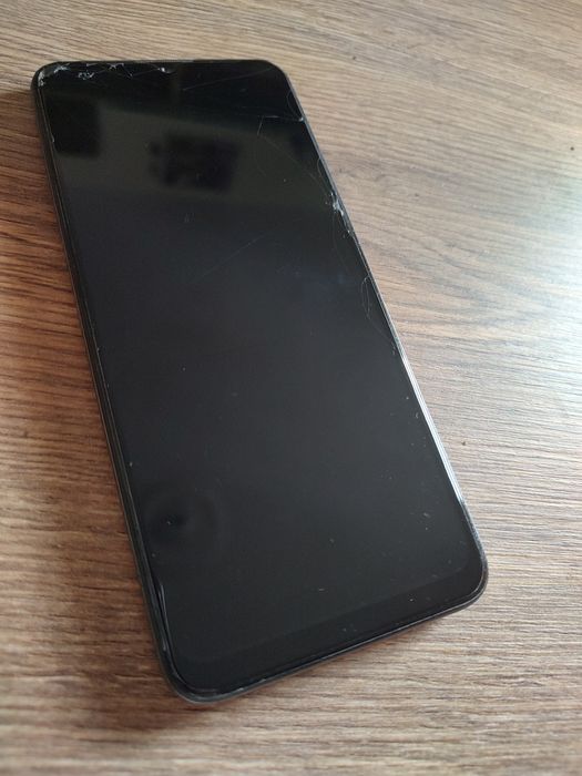 Продава Motorola E20