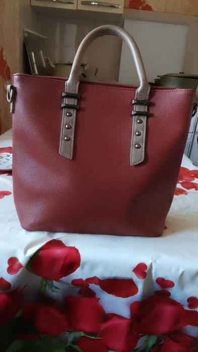 Продам сумку красивую немного бу