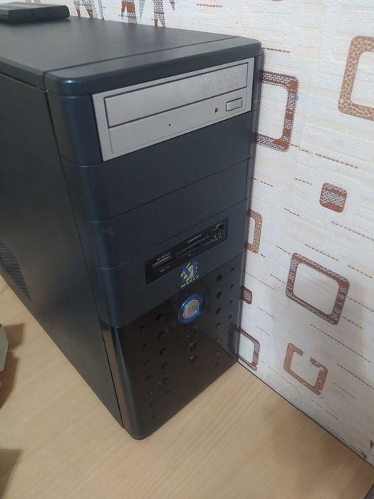 Подам системник полностью рабочий