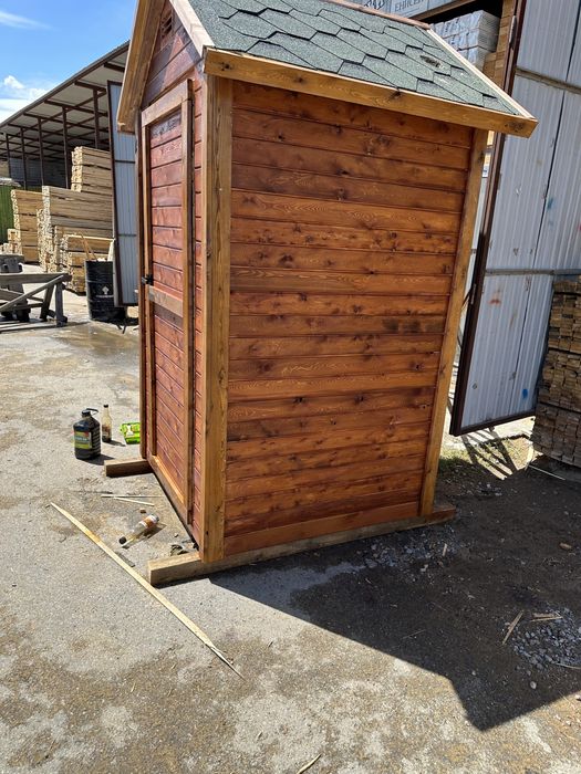 Туалет деревянный из листвинницы