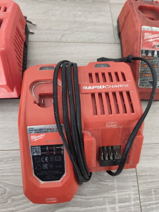 4 Încărcătoare defecte Milwaukee M12, M18, fast charge