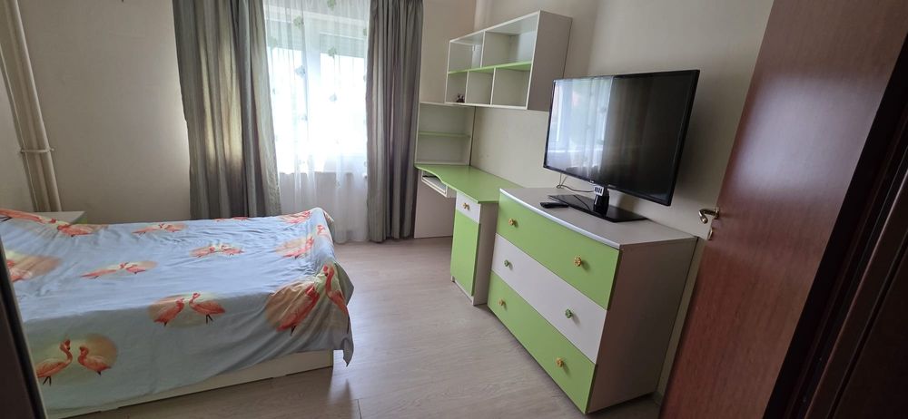 Închiriez apartament 3 camere decomandat 1 Mai