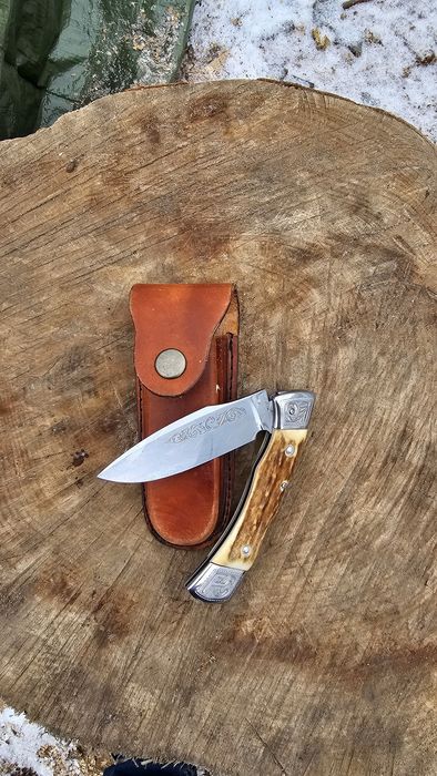 Vând briceag mâner corn de cerb