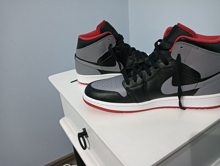 Jordan 1 mid nepurtati mărimea 44,US 10