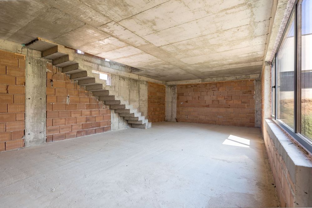 Къща в Плевен-Кайлъка площ 256 цена 375000