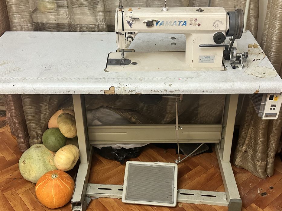 Продам швейную машинку