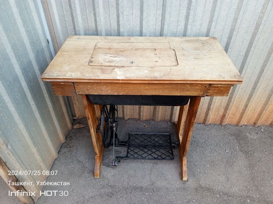 Продаётся швейная машинка