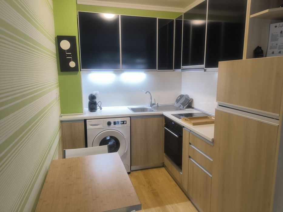 Двустаен апартамент в близост до Борисовата градинка и Младежки дом в