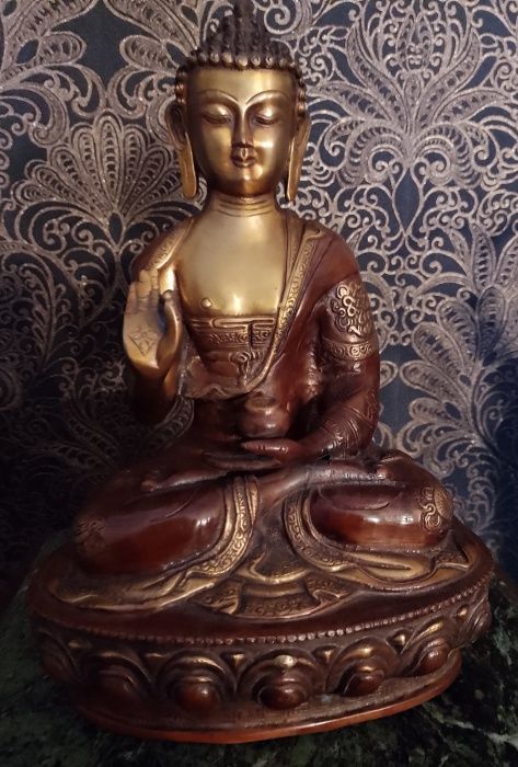 Sculptura Budhha bronz masiv de dimensiuni impresionante piesa cu o lucrătura de o foarte mare finețe,tara de proveniență India