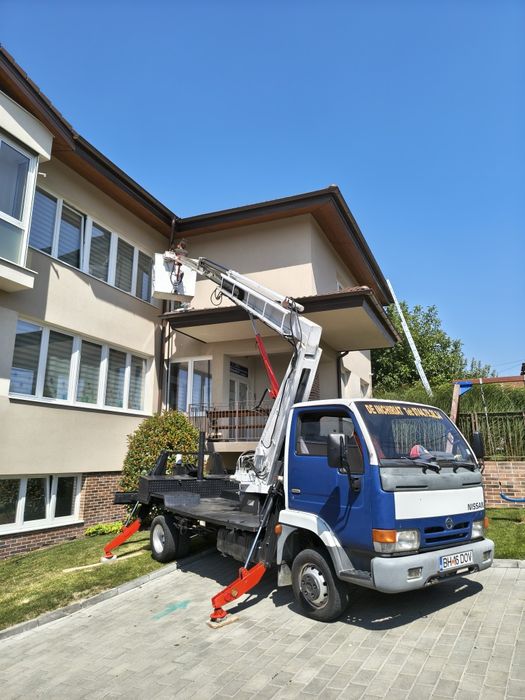 Inchiriez Nacela Nissan Platforma aeriana, lucru la înălțime, Toaletat