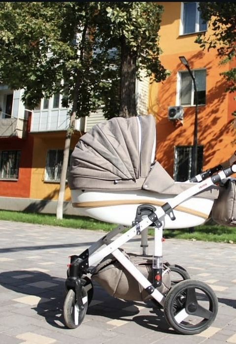 Продам коляску Adamex Vicco