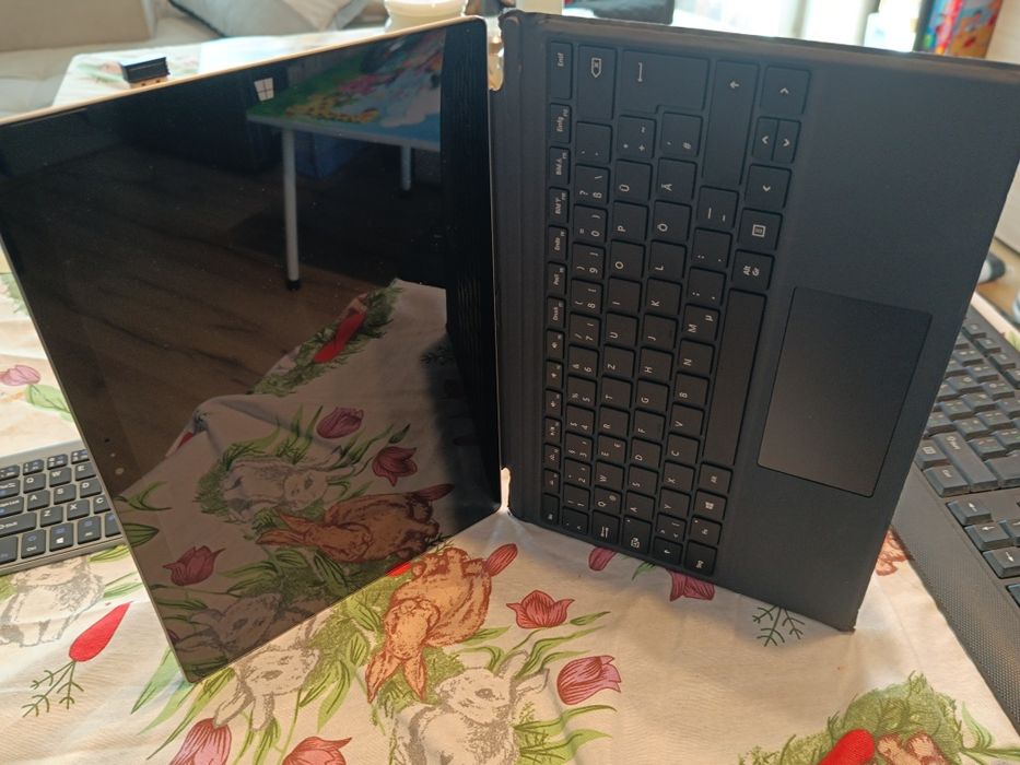 Microsoft surface 3 pro i5, 8gb, 256ssd