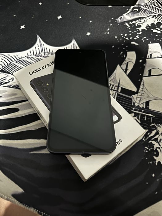 Телефон Samsung A35