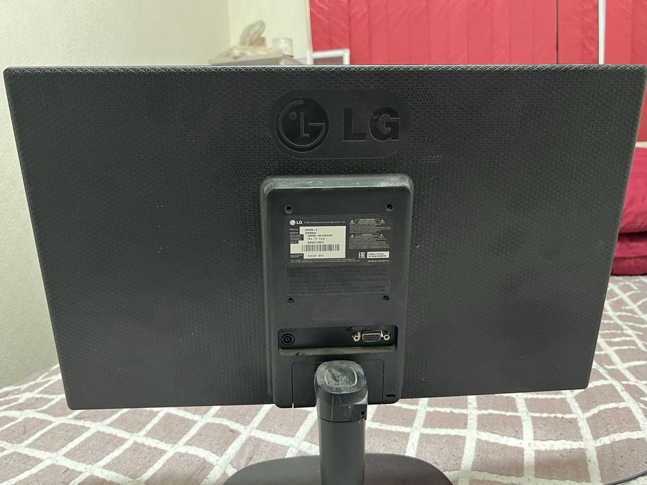 монитор LG Б/У продам срочно