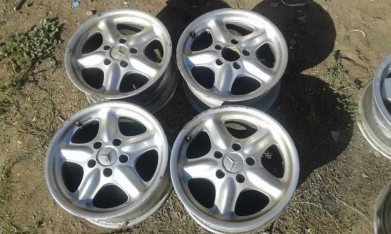 Продам оригинальные легкосплавные диски на автомашину Мерседес