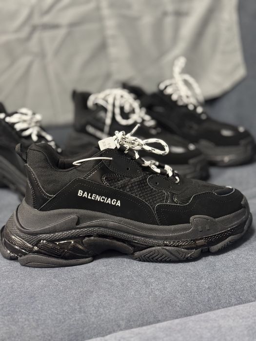 Красотки  Balenciaga triple s размер 43/44