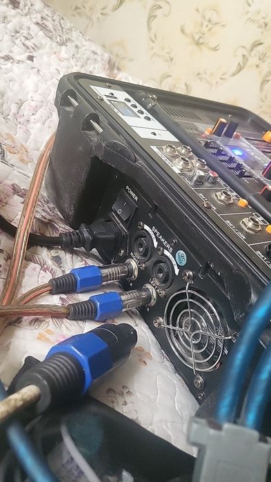 Kalonka 15 dyum va komplekt pult miksher usilitel srochni sotiladi