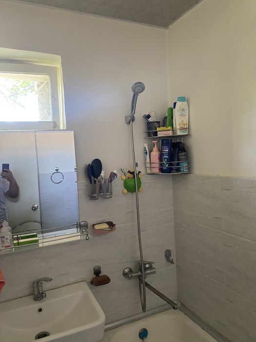 2 xonali uy 56.8 kvadrat sotiladi elektirikasi santexnikasi yengi qili