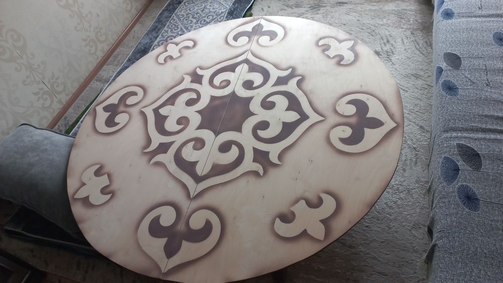 Продам круглый стол