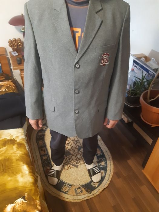 Vinzare costum stofa.