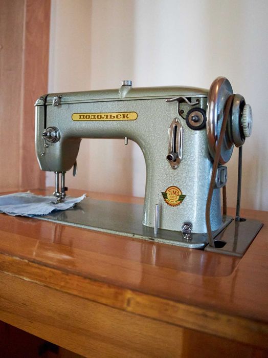 Машинка швейная Подольск ретро