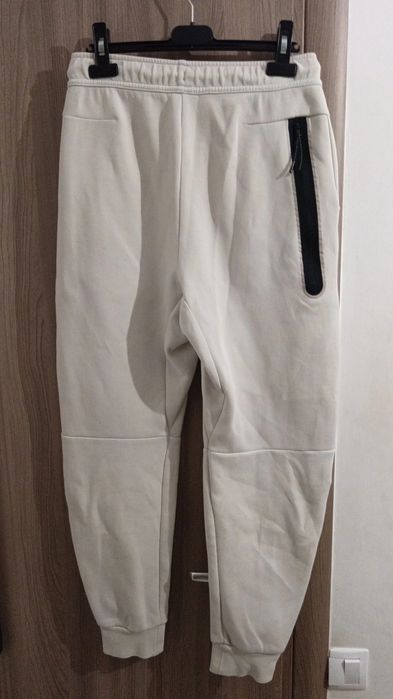 Pantaloni nike tech