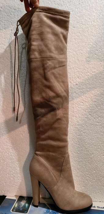 Ботфорты бежевые на каблуке