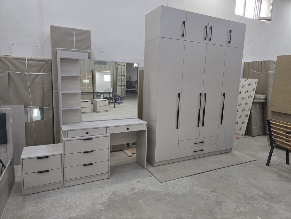 Шкаф каштан 1.8х2.5х50