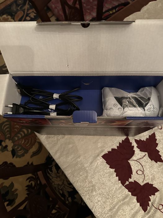 Playstation 5 slim 1 tb почти новый!