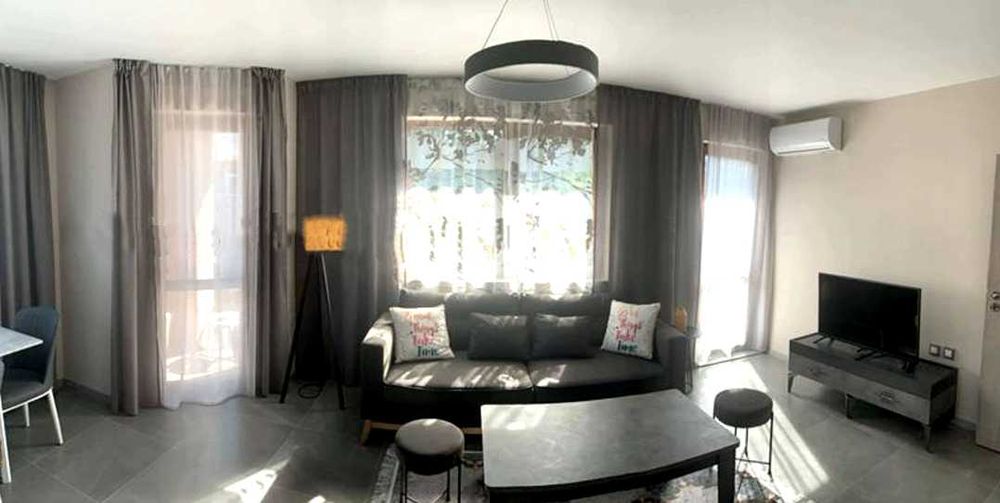 Дава се под наем Двустаен апартамент в Пловдив, Център - 75 кв.м за 612 € - Снимка #2