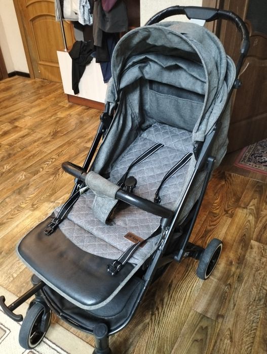 Продам детскую коляску