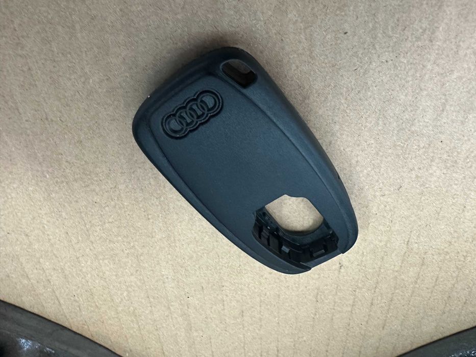 Допълнителен ключ AUDI пластмасов