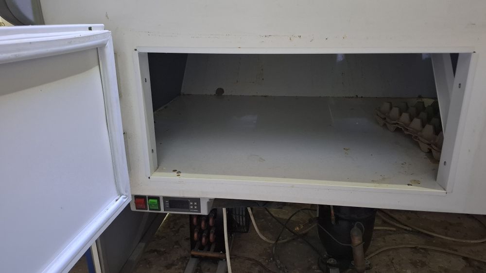 Холодильник витринный