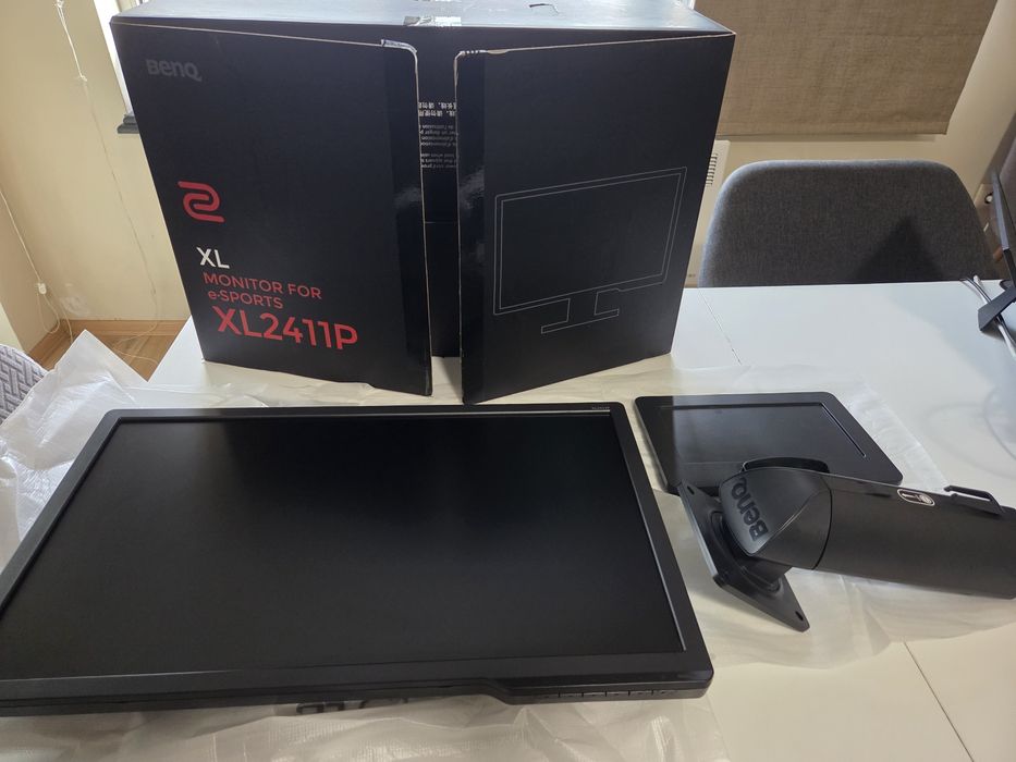 Монитор BenQ XL 24 инча